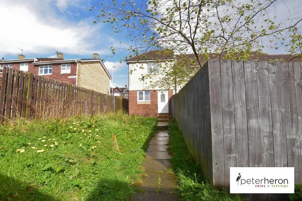 2 bedroom terraced house to rent - Photo 1