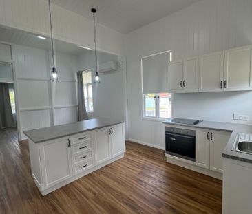 Beautifully Renovated Unit in Great Location - Photo 2