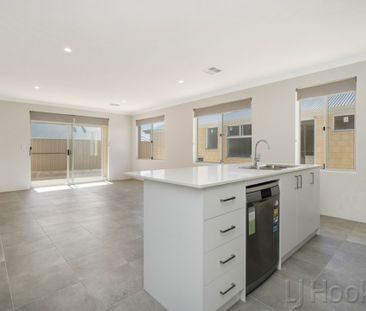 Near new seaside home - Photo 3