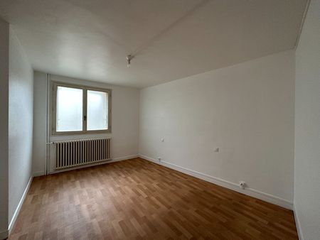 Location appartement 4 pièces, 96.40m², Bolbec - Photo 3
