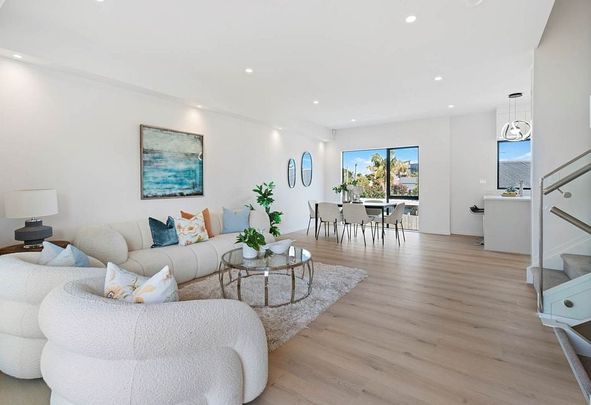 Stunning 4BR Home in Howick! - Photo 1