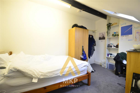 5 bedroom terraced house to rent - Photo 3