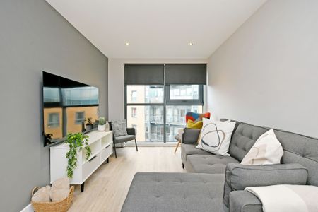 3 bedroom Apartment to rent - Photo 5