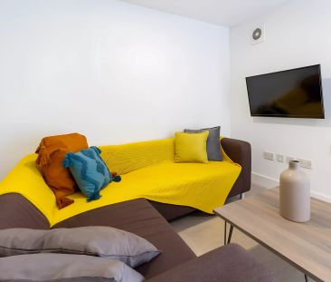 Premium En Suite City View - Photo 2