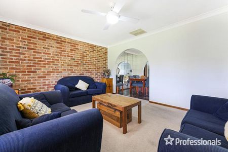 5 Bedroom and 2 Bathrooms - Photo 3