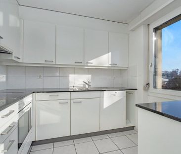 Grosszügige 5.5-Zi-Wohnung an zentraler Lage - Photo 3