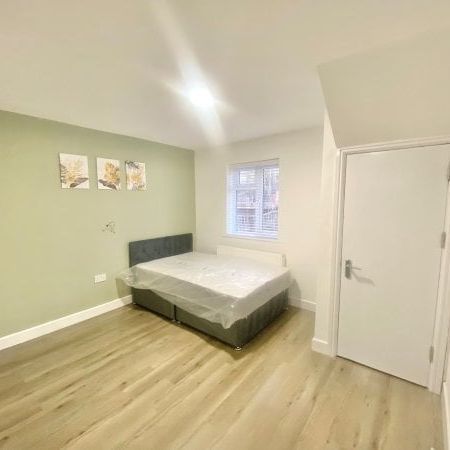 Park Avenue Grays, Property for rent - Photo 1