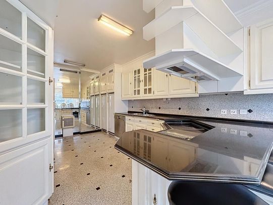 Spacious duplex in quiet and wooded residence - Photo 1