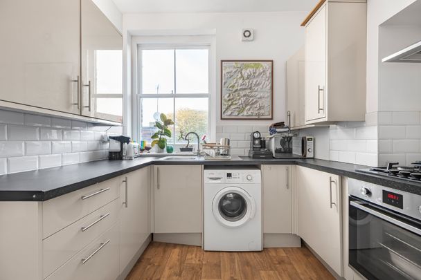 The Pavement, London, SW4 - Photo 1