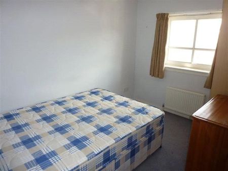 3 bedroom flat to rent - Photo 5