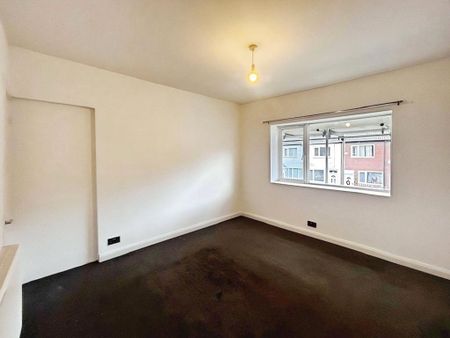 2 bedroom end of terrace house to rent - Photo 4