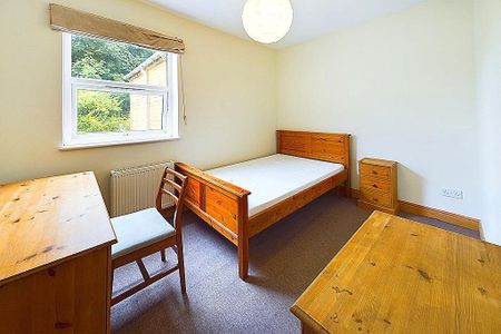 4 bedroom terraced house to rent - Photo 2