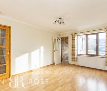 4 bedroom detached house to rent - Photo 1