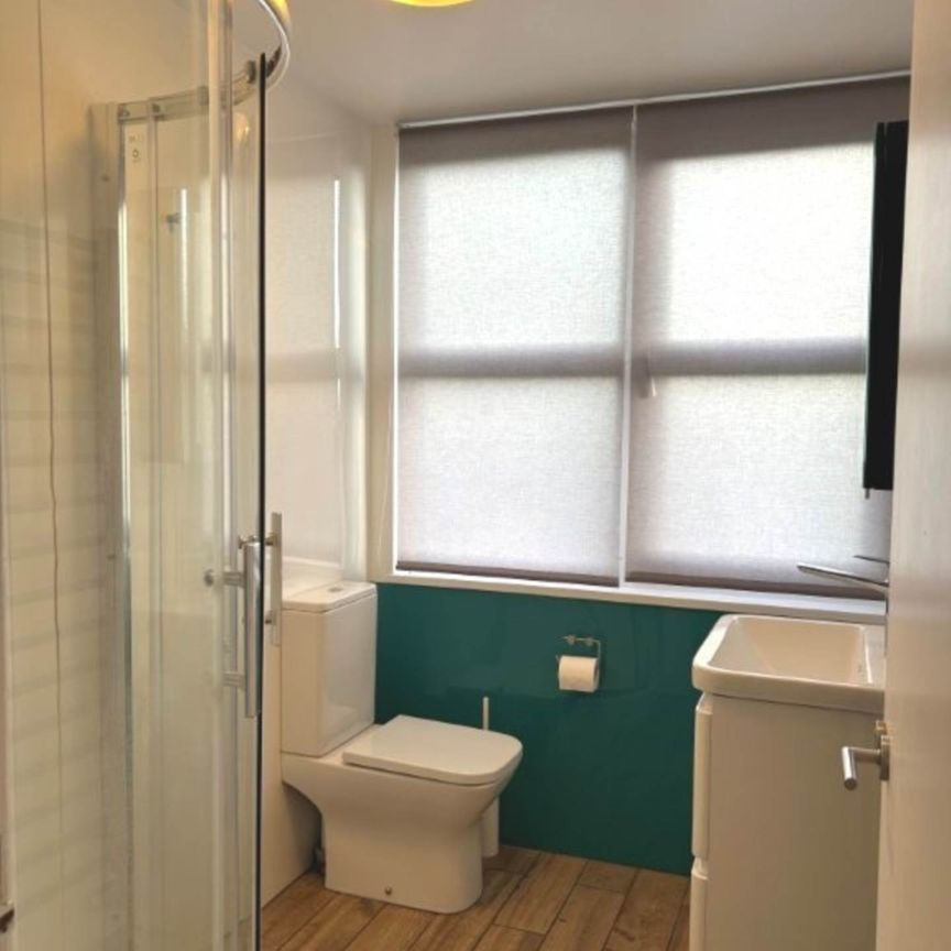 2 bed flat to rent - Photo 1