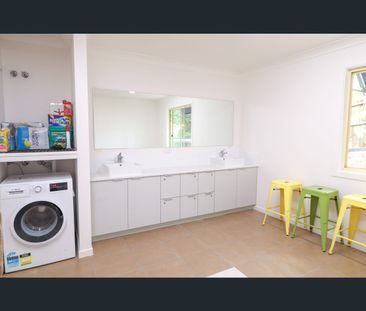 11B Cunningham Street, Taringa, Qld 4068 - Photo 1