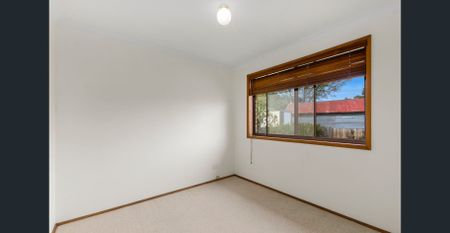 Three bedroom cottage and garage - Photo 3