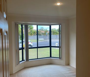 Family Home in the Heart of Bongaree - Photo 4