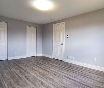 For Lease - 2192 Bridge Road, Oakville, Ontario - Photo 6