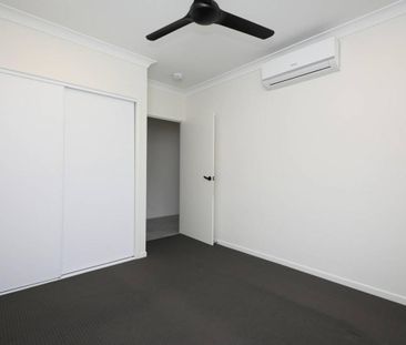 Modern Family Home - Fully Air Conditioned - Side Access - Photo 6
