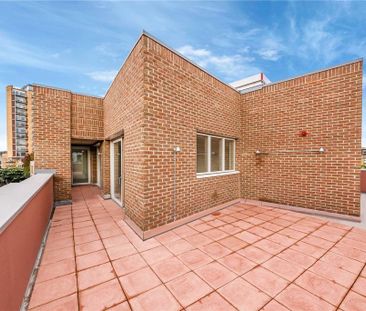 3 bedroom penthouse to rent - Photo 2