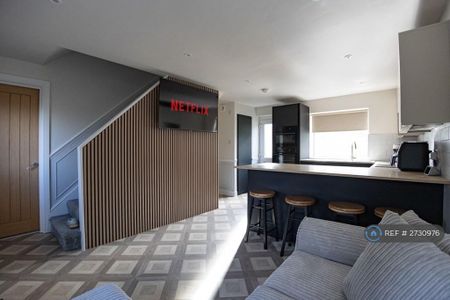 5 bedroom terraced house to rent - Photo 4