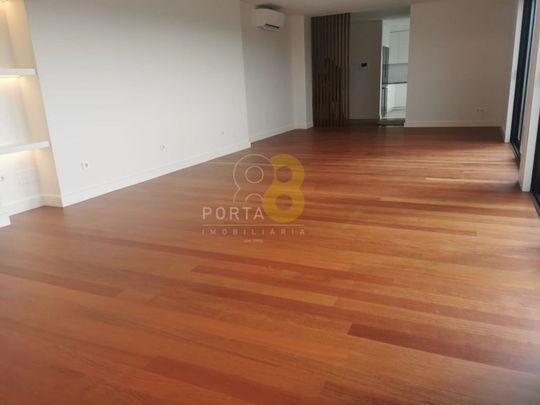 4 room luxury Flat for rent in Matosinhos, Portugal - Photo 1