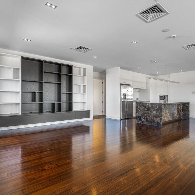 Top Floor of the Heard's Building - Photo 1