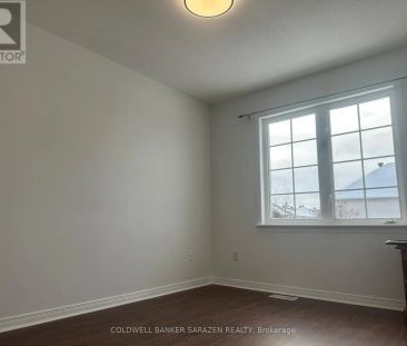 454 WISTERIA CRESCENT - Photo 3