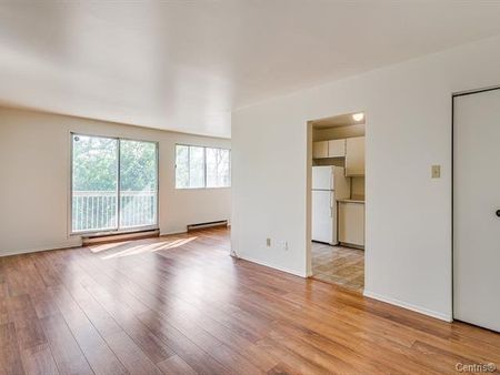 5025 Boul. des Sources, #302 - Photo 2