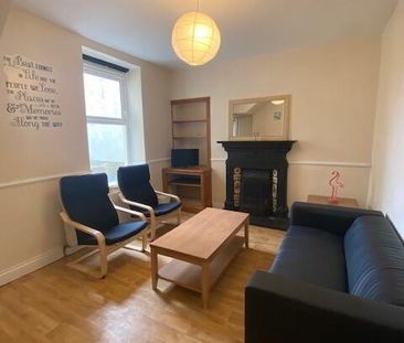 **student**, 50 Argyle Street, Derry, BT48 7JH - Photo 1