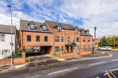 Lord Tennyson House, LN1 - Photo 3