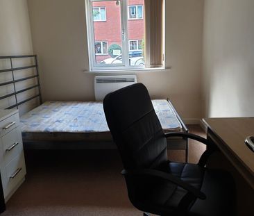 Caister Hall Apartment 22 - Photo 3