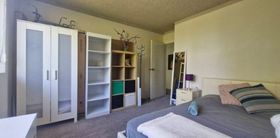 Kensington - Photo 2