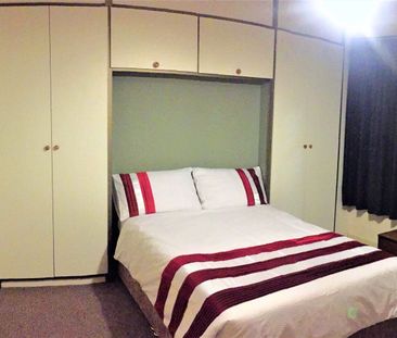 105 Burton Road, Lincoln, Lincolnsire, LN1 3LL - Photo 3