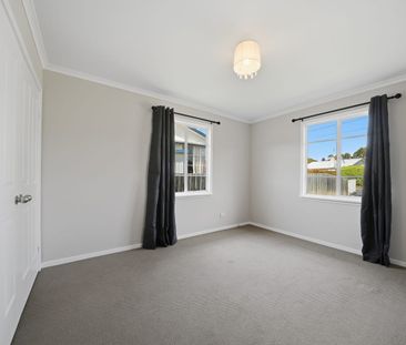 Neat and Comfortable Three-Bedroom Home in Risdon Vale - Photo 4