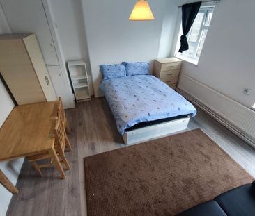 Room in a Shared Flat, Cottenham House, N19 - Photo 1