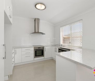 STYLISH VILLA IN GREAT LOCATION - Photo 6