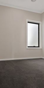 A well-presented home offering exceptional comfort and convenience.. - Photo 3