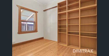 RENOVATED & EXTENDED City Fringe 4 BEDROOM Home with Solar Panels! - Photo 4