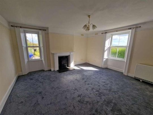 Rural Probus, TR2 - Photo 1