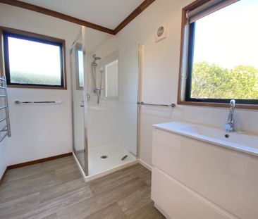 Coastal Retreat - Photo 3