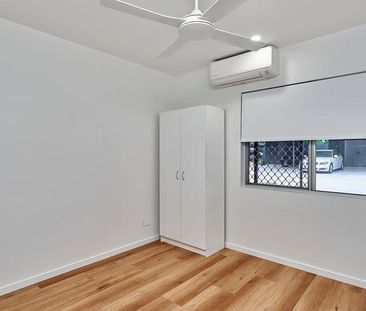 FURNISHED GROUND FLOOR APARTMENT IN A GREAT LOCATION! - Photo 4
