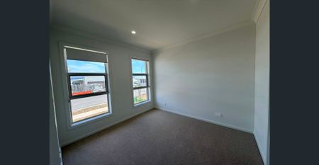 Brand New & Spacious 4-Bedroom Home with Alfresco – Menangle Park - Photo 3