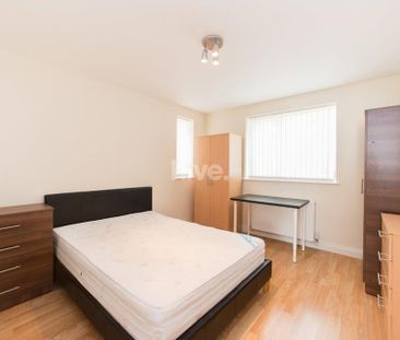 Lewis Drive, Fenham, Newcastle upon Tyne - Photo 4