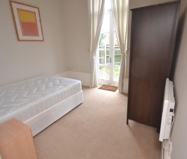 1 bedroom Flat To Let - Photo 3