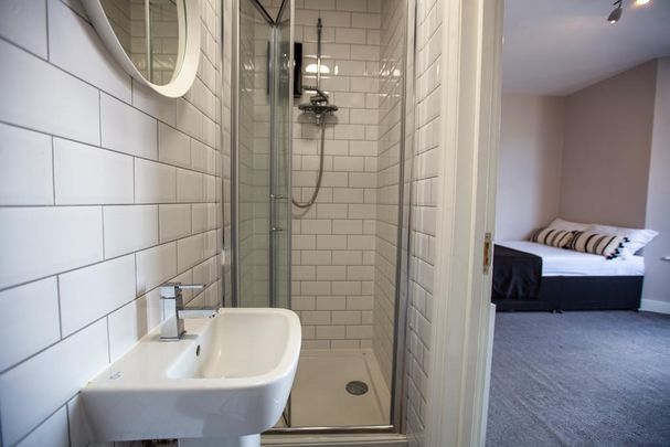 1 bedroom in a house share to rent - Photo 1