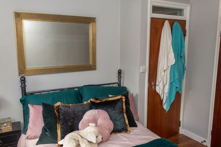 2 Bed Flat, Enderby Street, SE10 - Photo 2