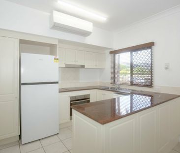 LIFESTYLE LIVING ON THE ESPLANADE!! - Photo 5