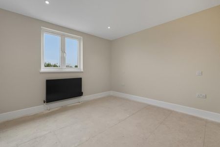 5 bedroom detached house to rent - Photo 3