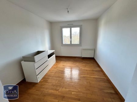 Location Appartement 4 pièces 77m² LE MANS 72100 - Photo 2
